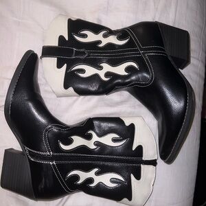 Black and White cowgirl boots